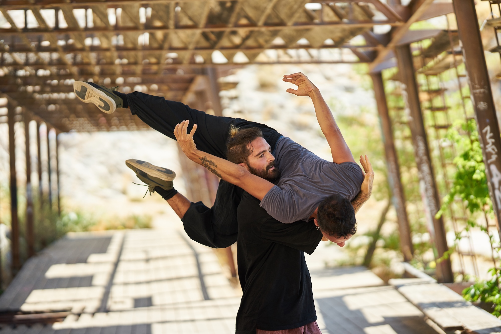 Valentyn Korotkevych in a Contact Improvisation lift